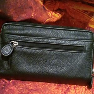 Elegant Black Men's Toiletry Bag